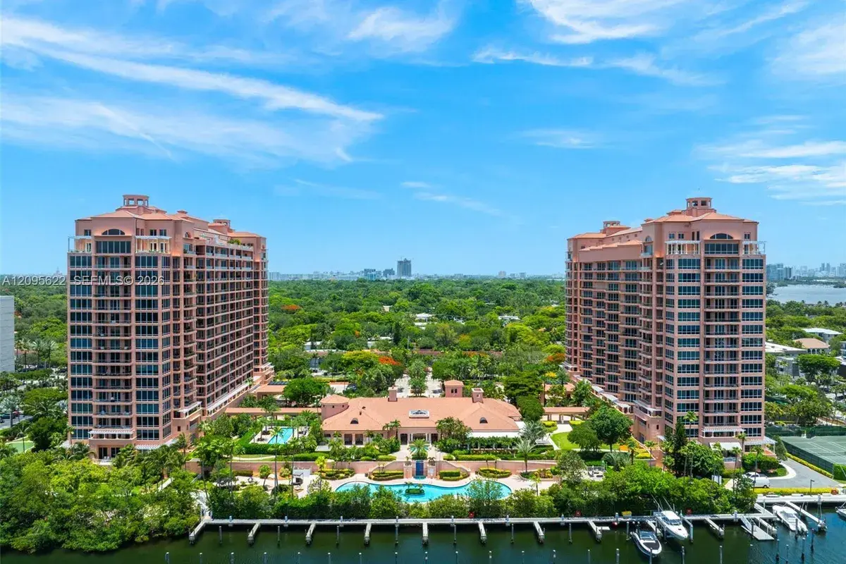 60 Edgewater Dr # 11F, Coral Gables FL 33133