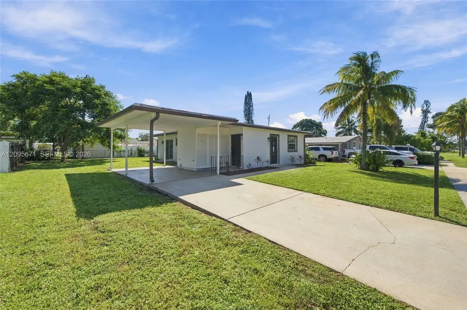 1944 Baythorne Rd, West Palm Beach FL 33415