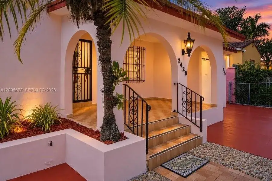2428 SW 12th St, Miami FL 33135 photo 3