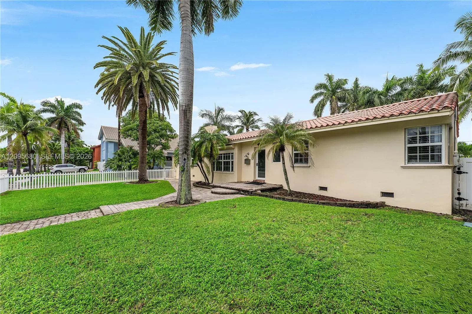 711 Tyler St, Hollywood FL 33019