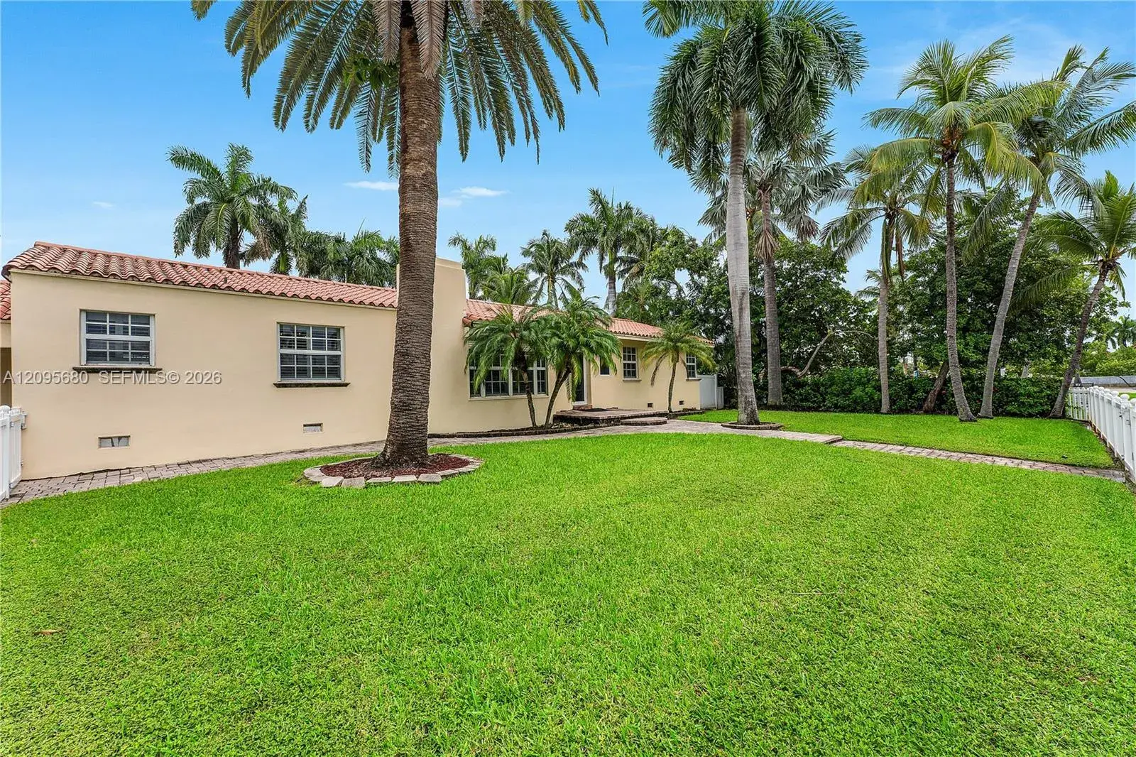 711 Tyler St, Hollywood FL 33019