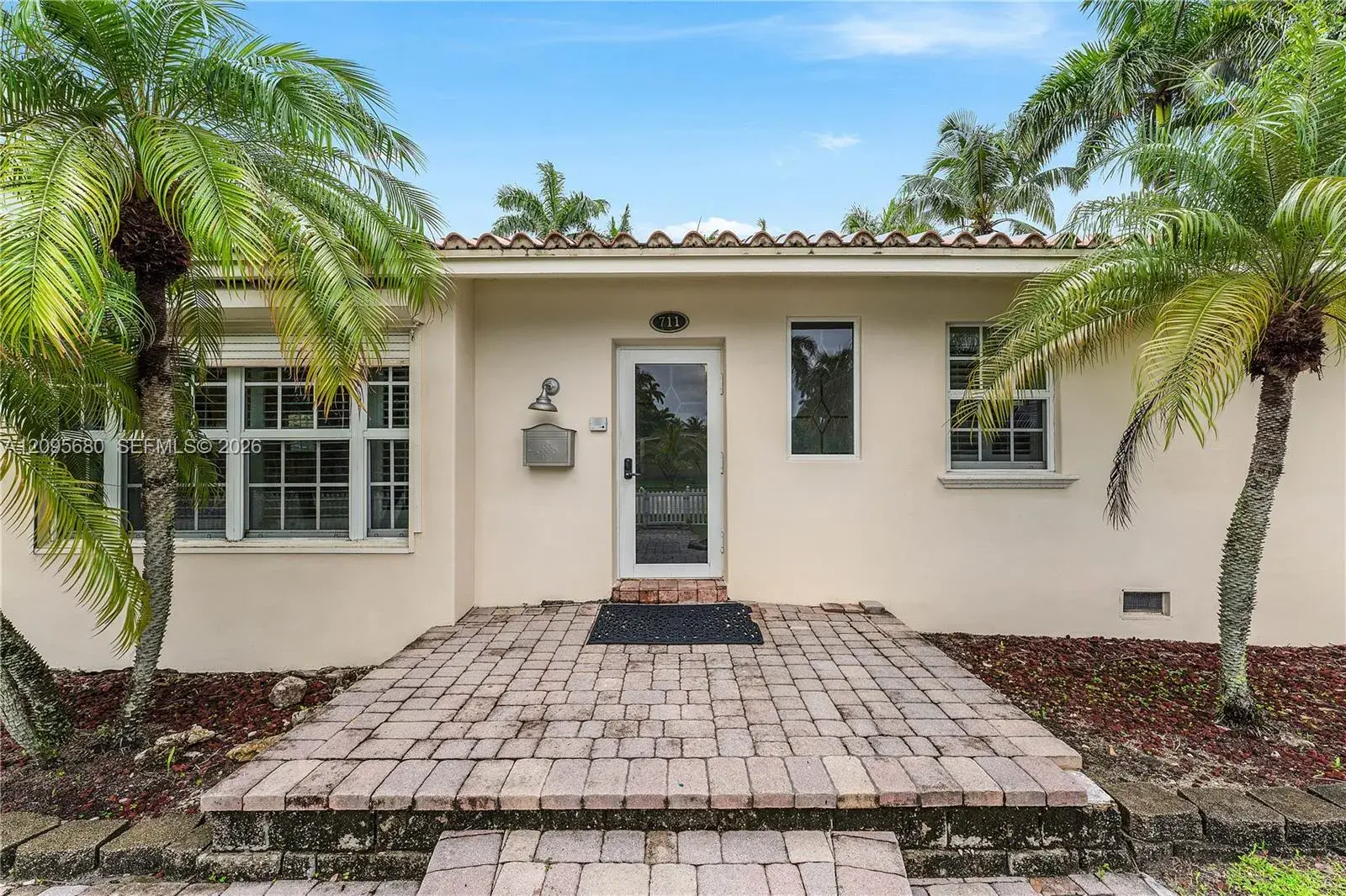 711 Tyler St, Hollywood FL 33019