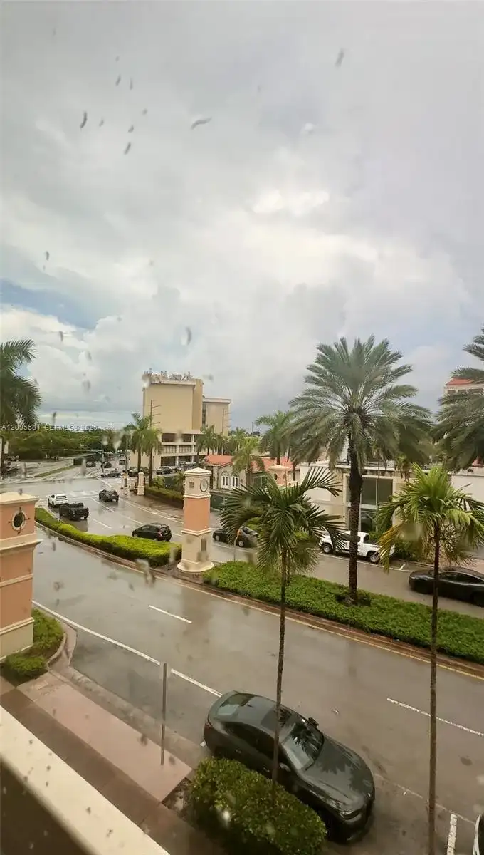 814 Ponce De Leon Blvd # 306, Coral Gables FL 33134