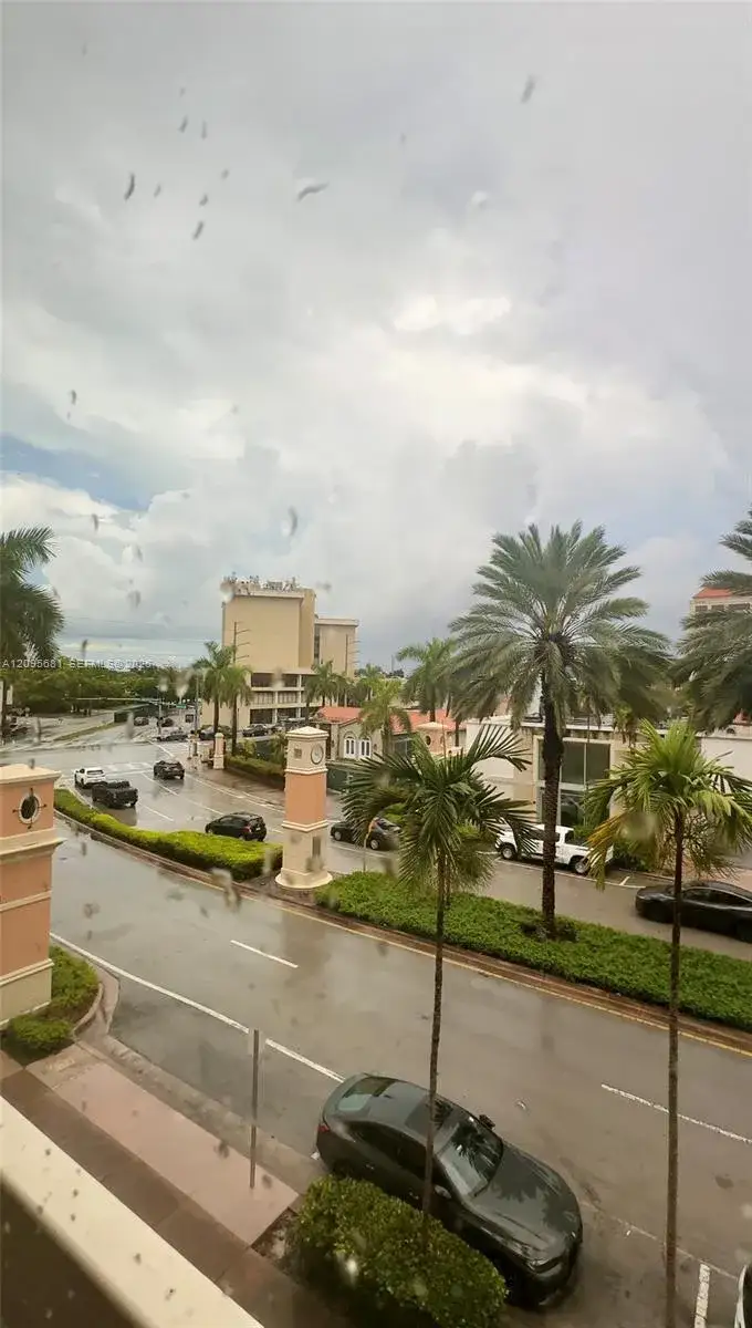 814 Ponce De Leon Blvd # 306, Coral Gables FL 33134