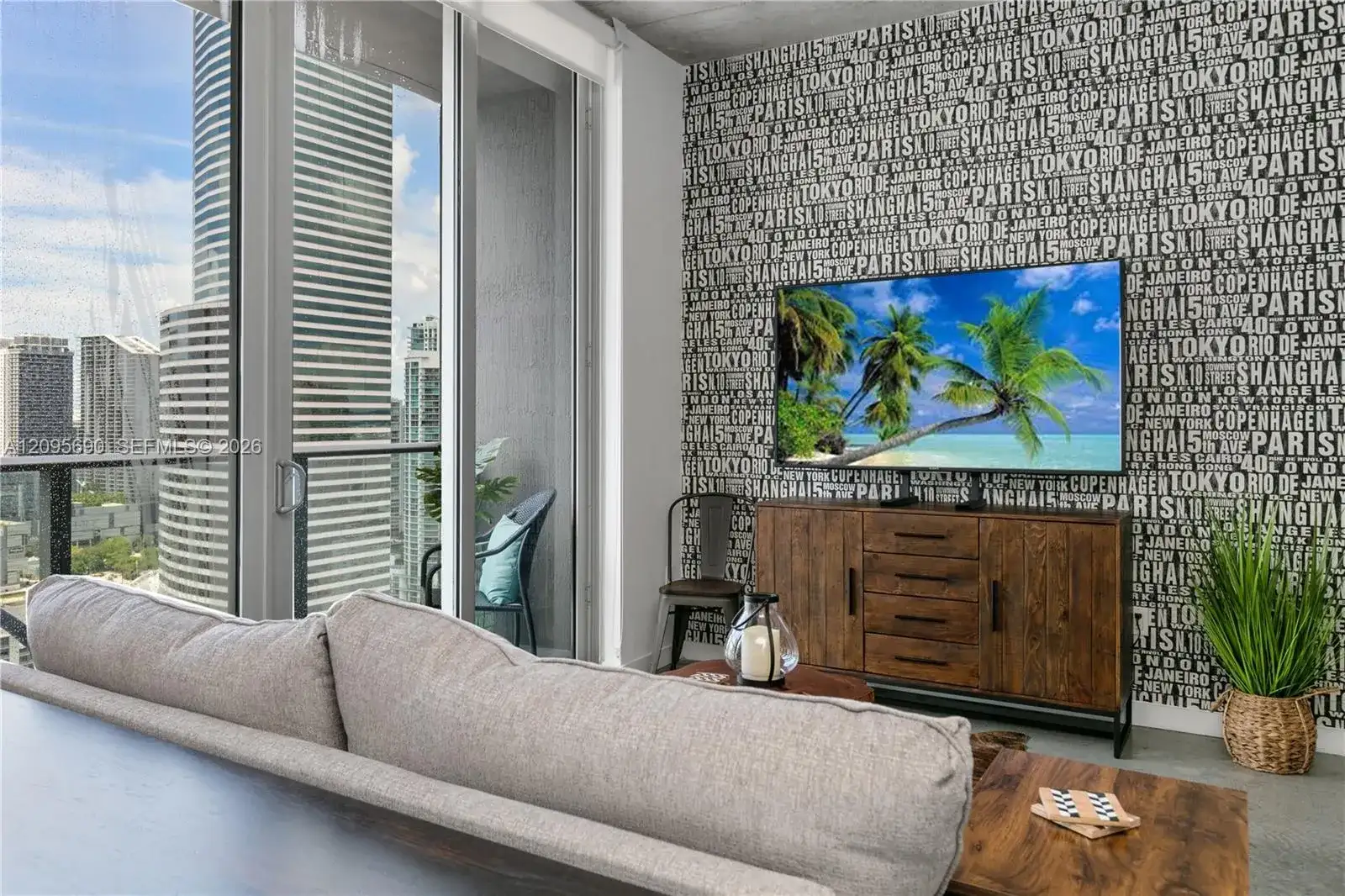 151 SE 1st St # 3103, Miami FL 33131 photo 4