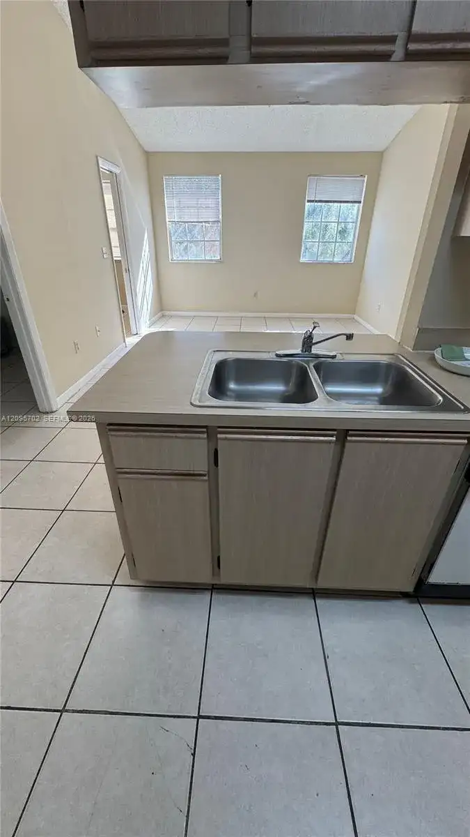 18348 NW 68th Ave # H, Hialeah FL 33015 photo 4