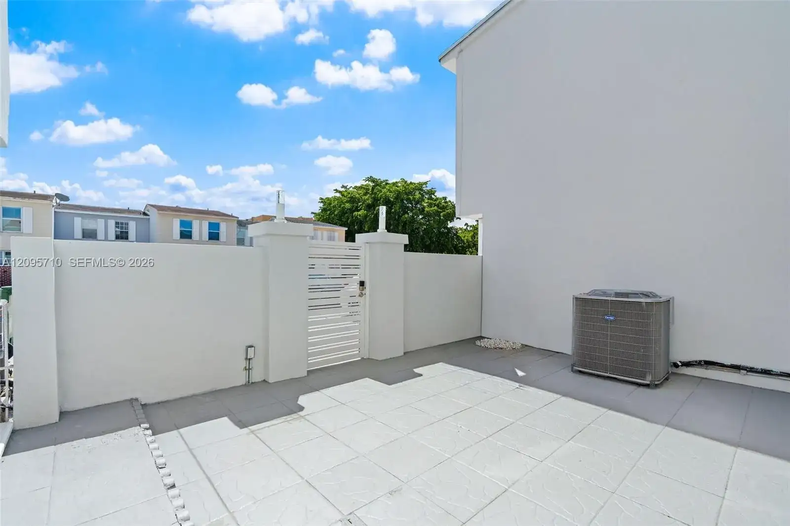 1369 W 69th St, Hialeah FL 33014 photo 3