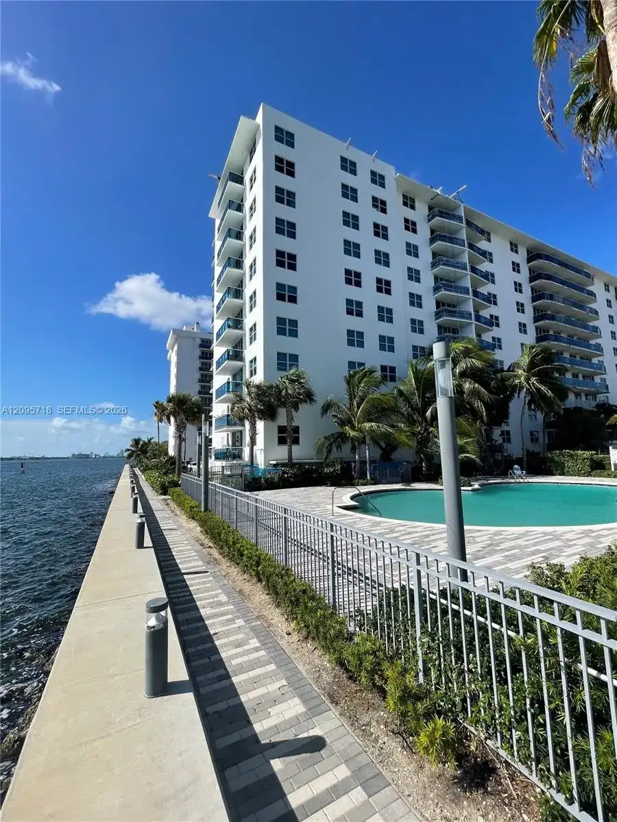 7501 E Treasure Dr # 3P, North Bay Village FL 33141