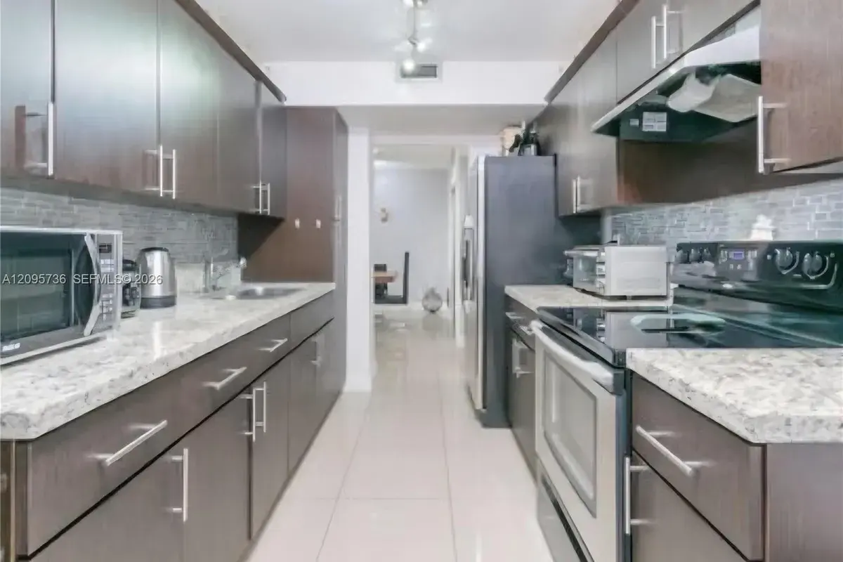 4200 Hillcrest Dr # 705, Hollywood FL 33021