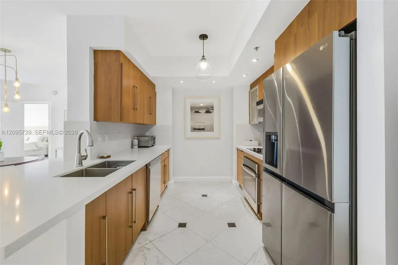325 S Biscayne Blvd # 1019, Miami FL 33131 photo 3