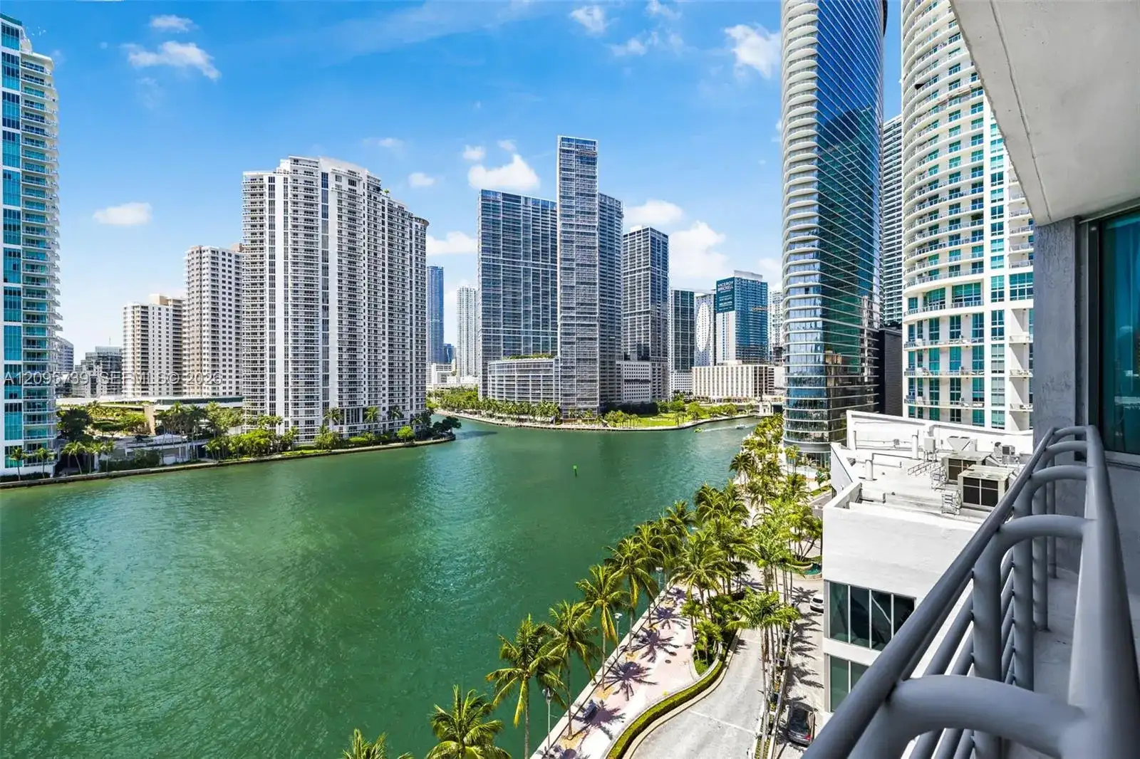 325 S Biscayne Blvd # 1019, Miami FL 33131 photo 4