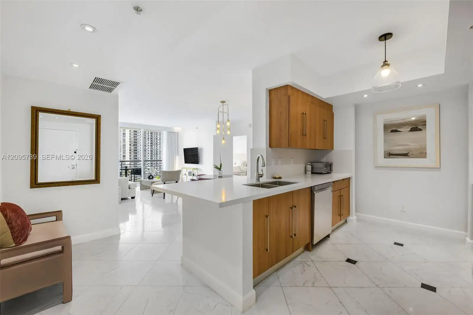 325 S Biscayne Blvd # 1019, Miami FL 33131 photo 5