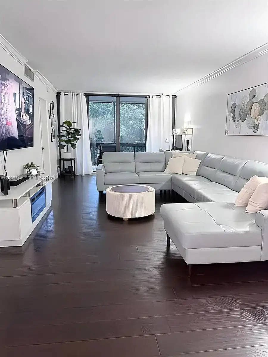 8411 Forest Hills Dr # 208, Coral Springs FL 33065