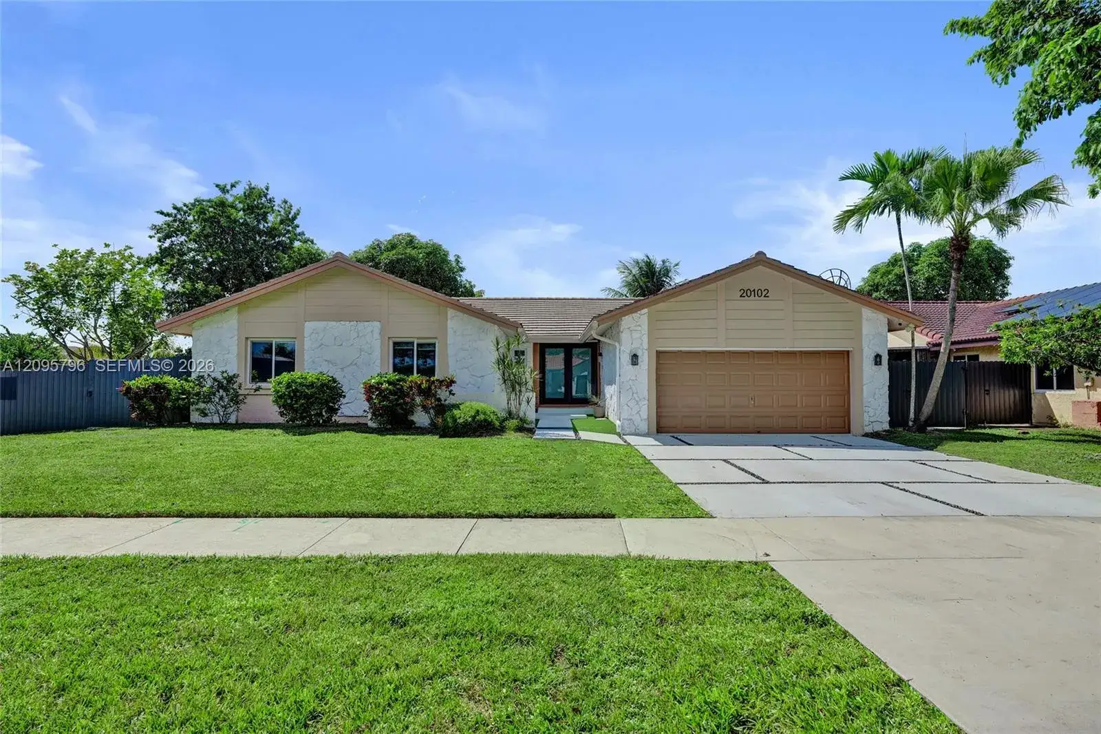 20102 NW 62nd Ave, Hialeah FL 33015