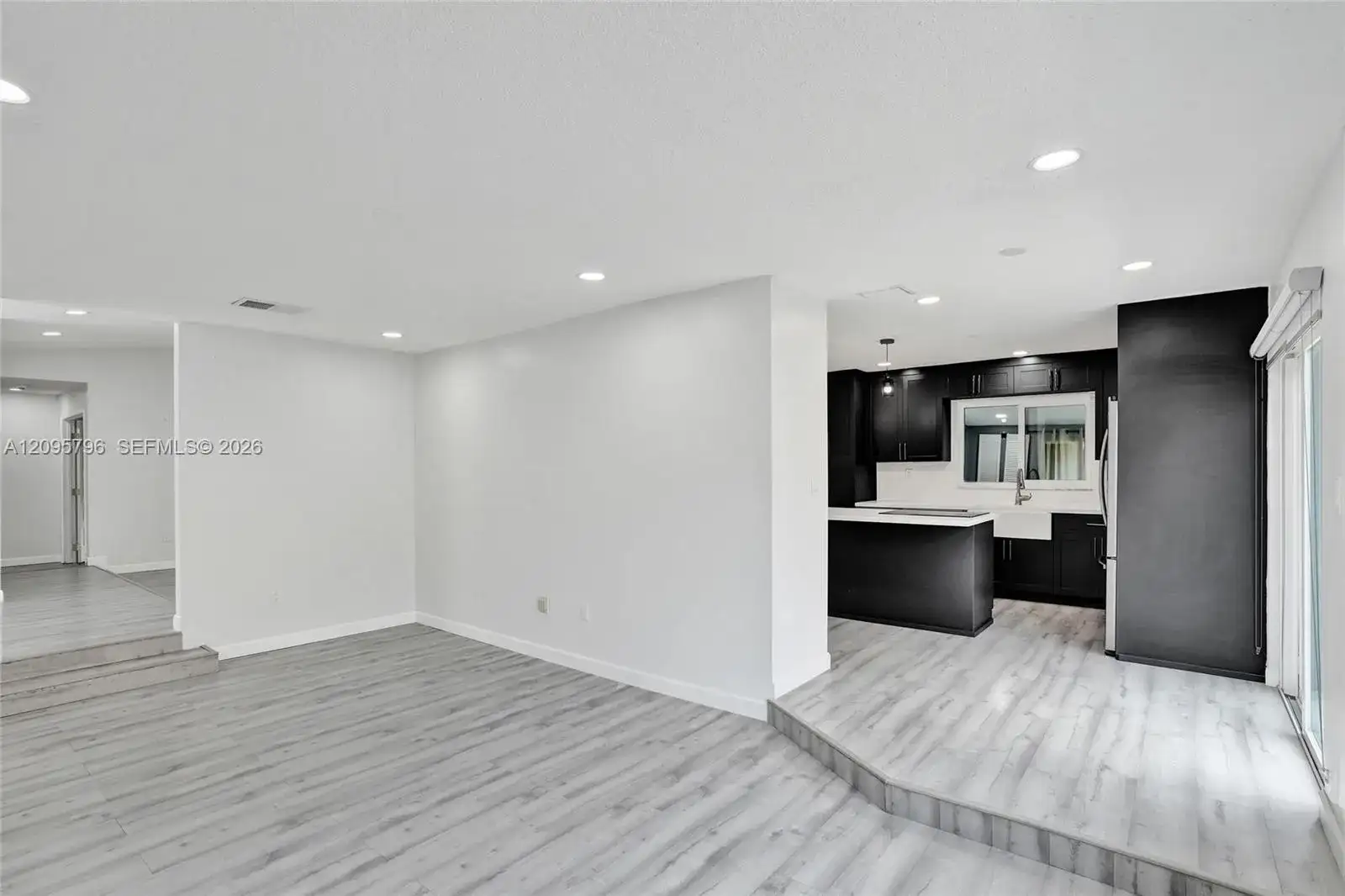20102 NW 62nd Ave, Hialeah FL 33015 photo 4