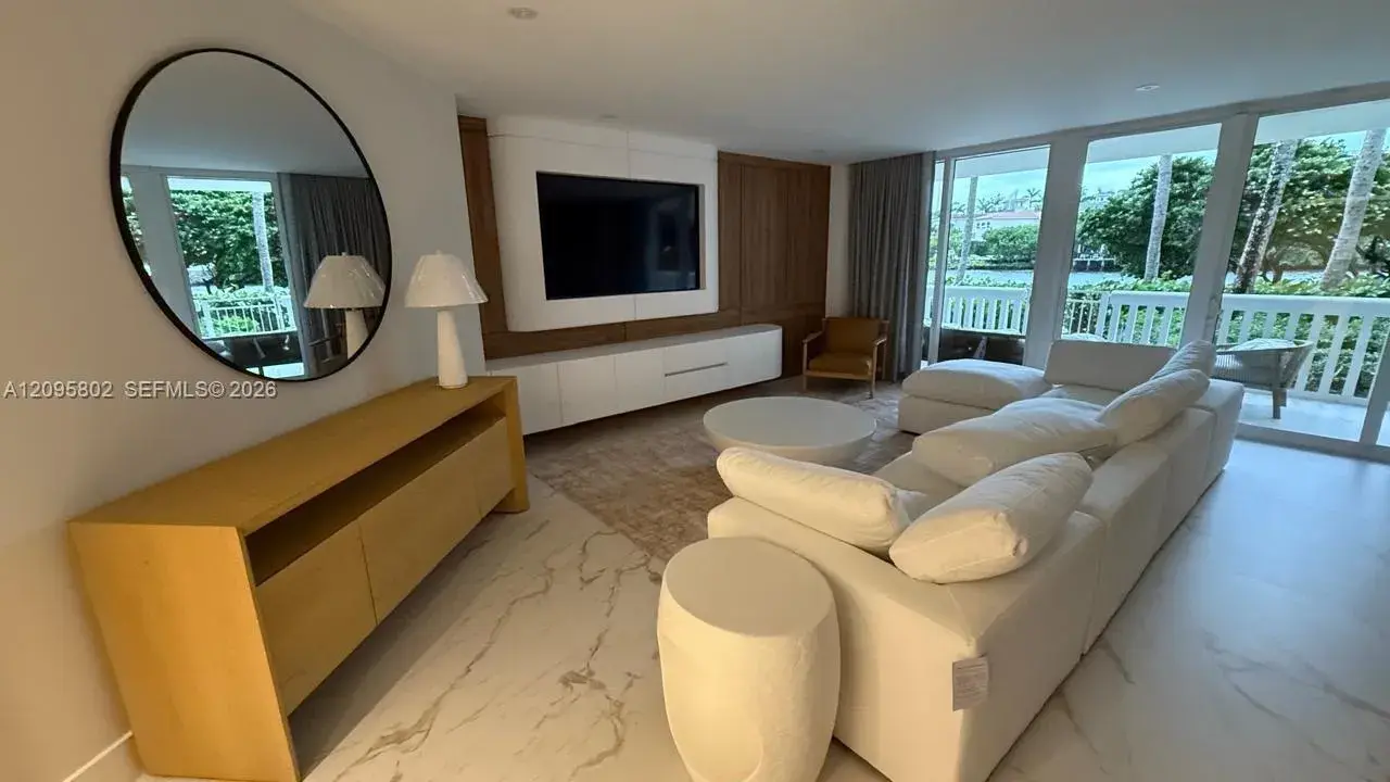 7000 Island Blvd # 01, Aventura FL 33160