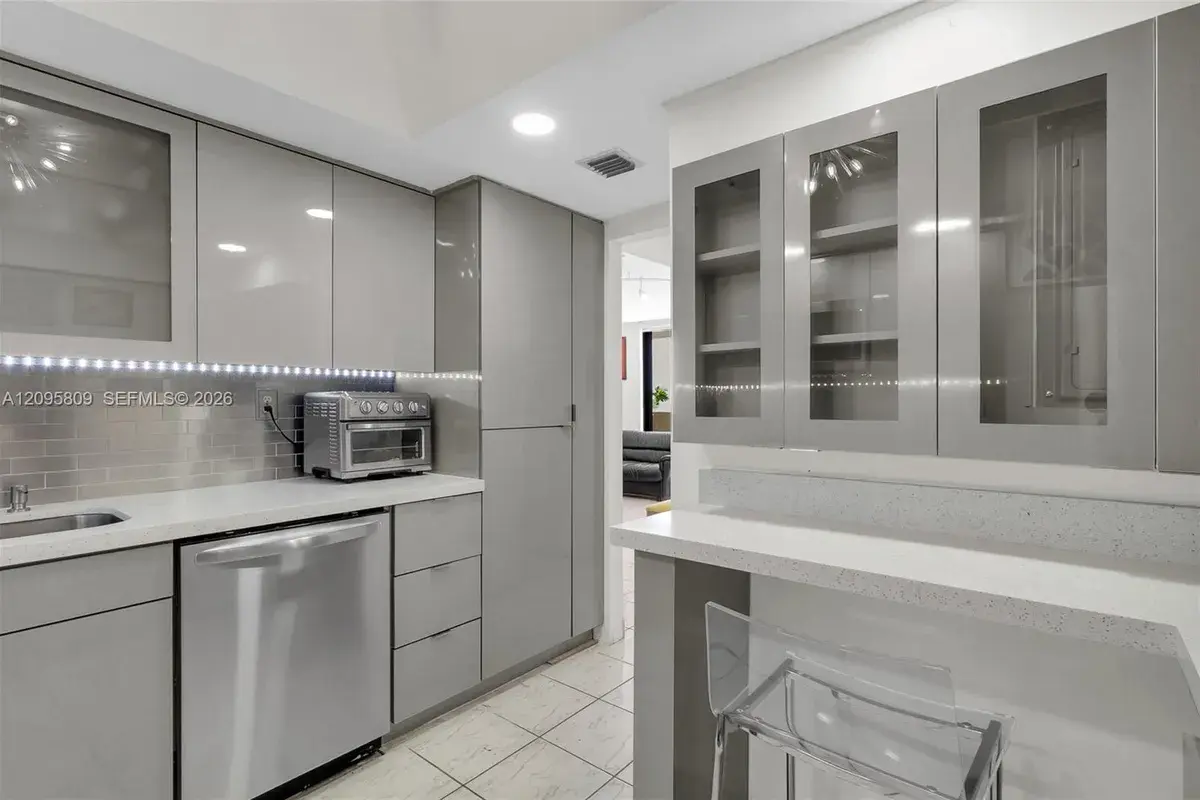 1623 Collins Ave # 812, Miami Beach FL 33139