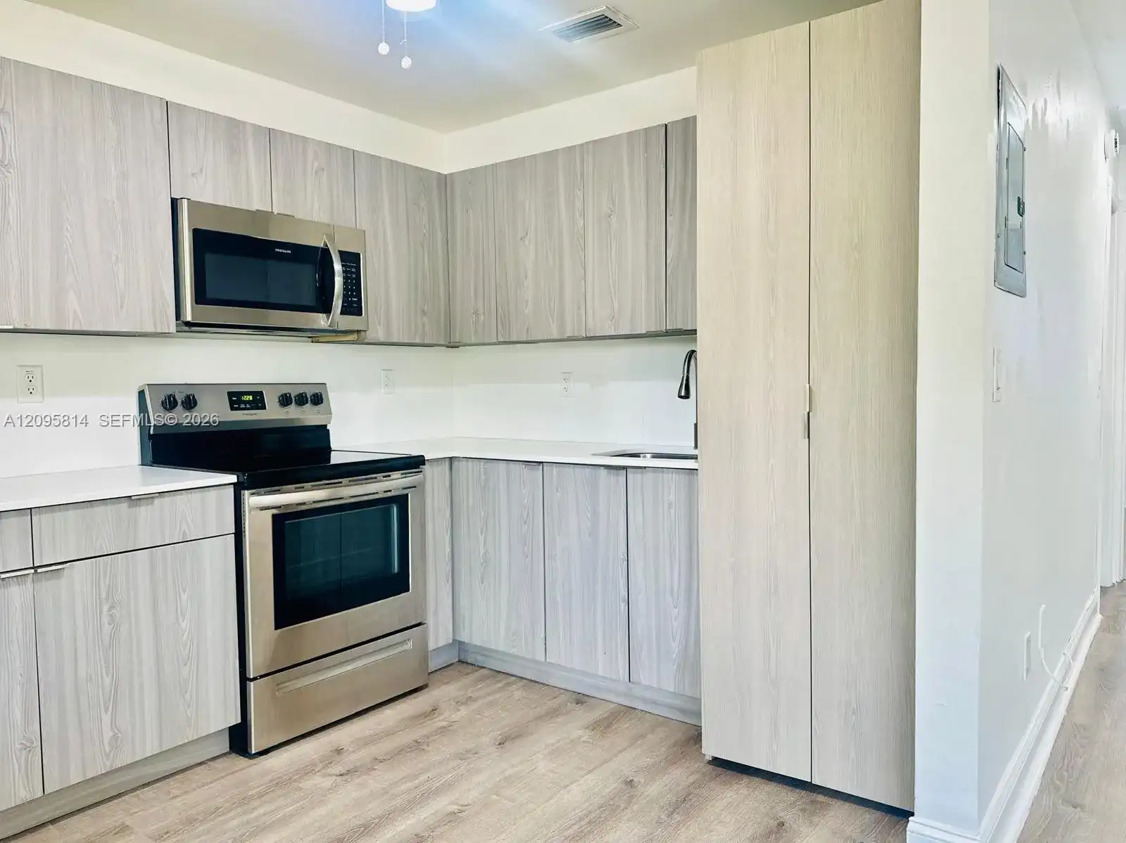 43 Glen Royal Pkwy # 6, Miami FL 33125