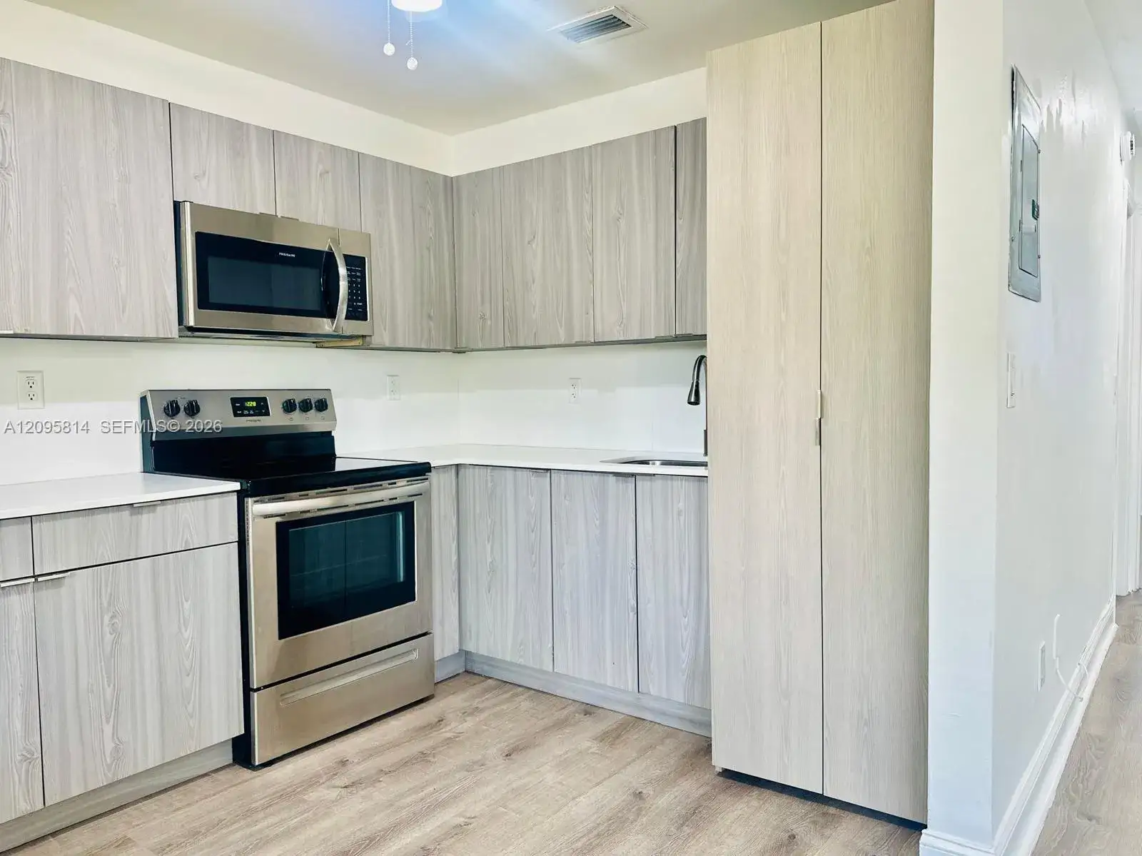 43 Glen Royal Pkwy # 6, Miami FL 33125