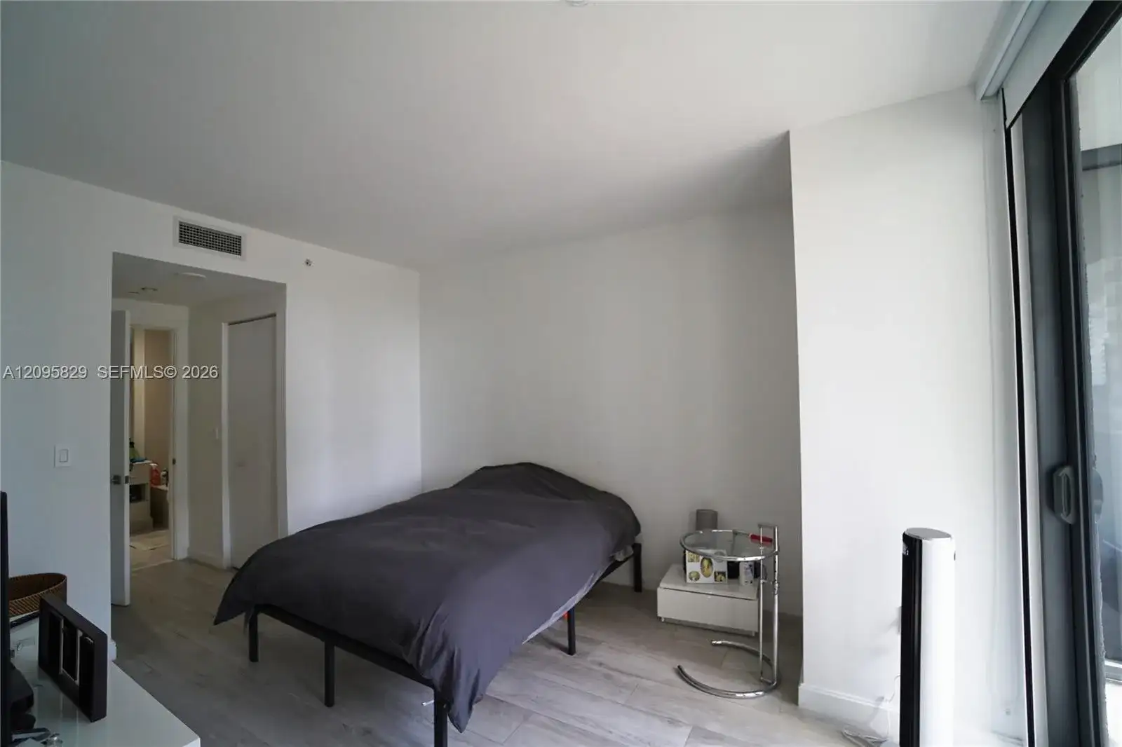 55 SW 9th St # 1405, Miami FL 33130 photo 3