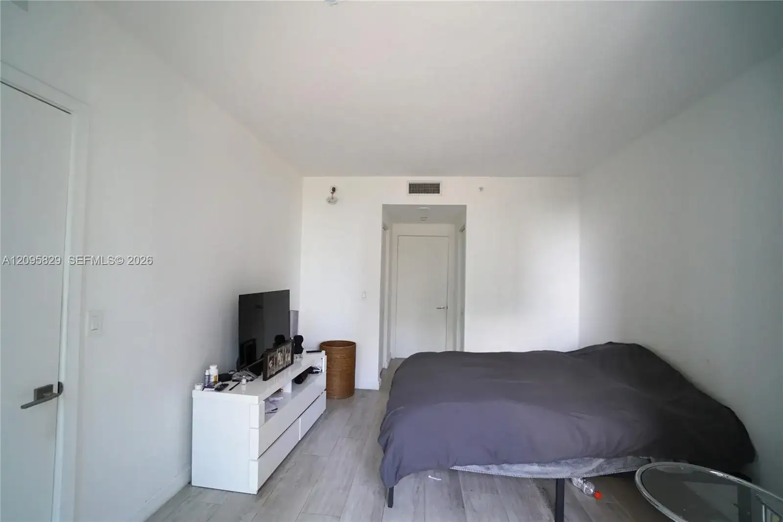 55 SW 9th St # 1405, Miami FL 33130 photo 4