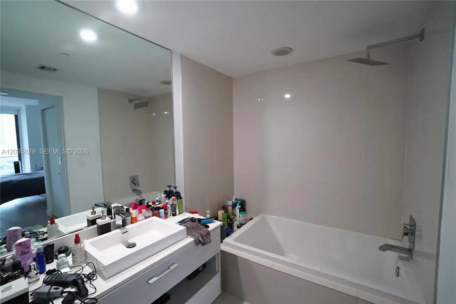 55 SW 9th St # 1405, Miami FL 33130 photo 5