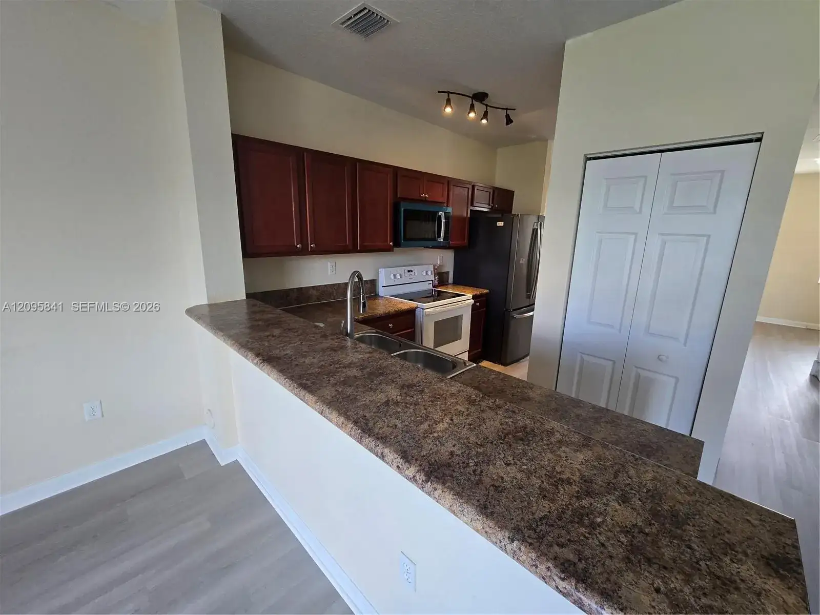 2853 SE 1st Dr # 6, Homestead FL 33033 photo 5