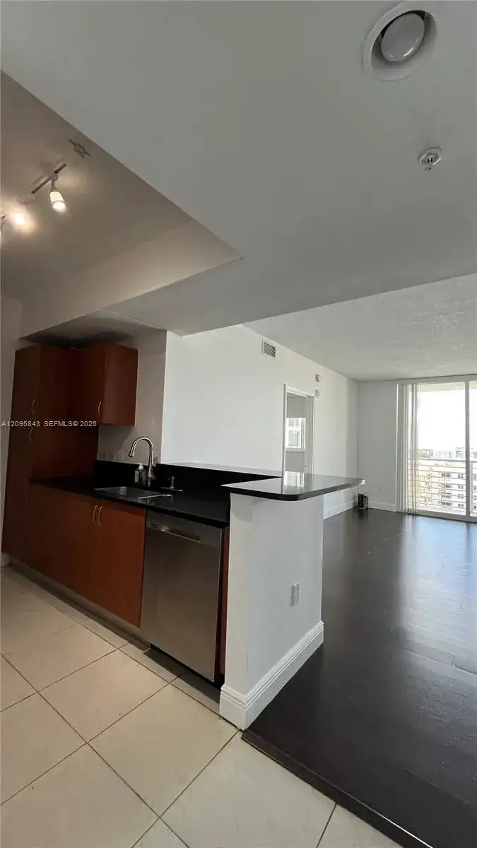 18800 NE 29th Ave # 1023, Aventura FL 33180 photo 4