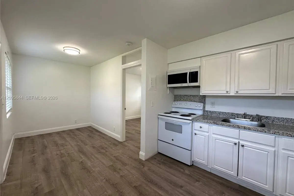 2309 Madison St # 8, Hollywood FL 33020