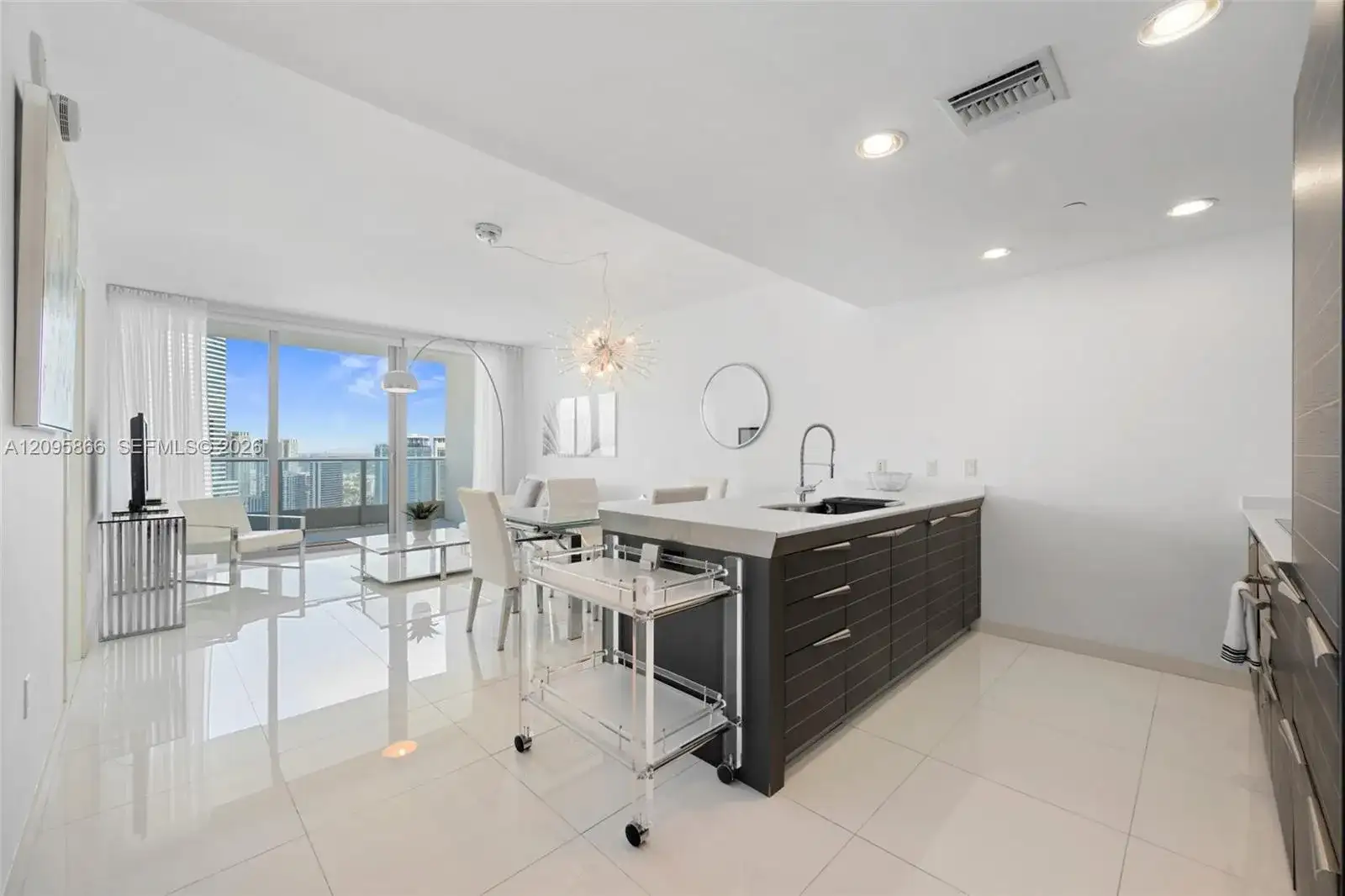 200 Biscayne Boulevard Way # 4314, Miami FL 33131 photo 2