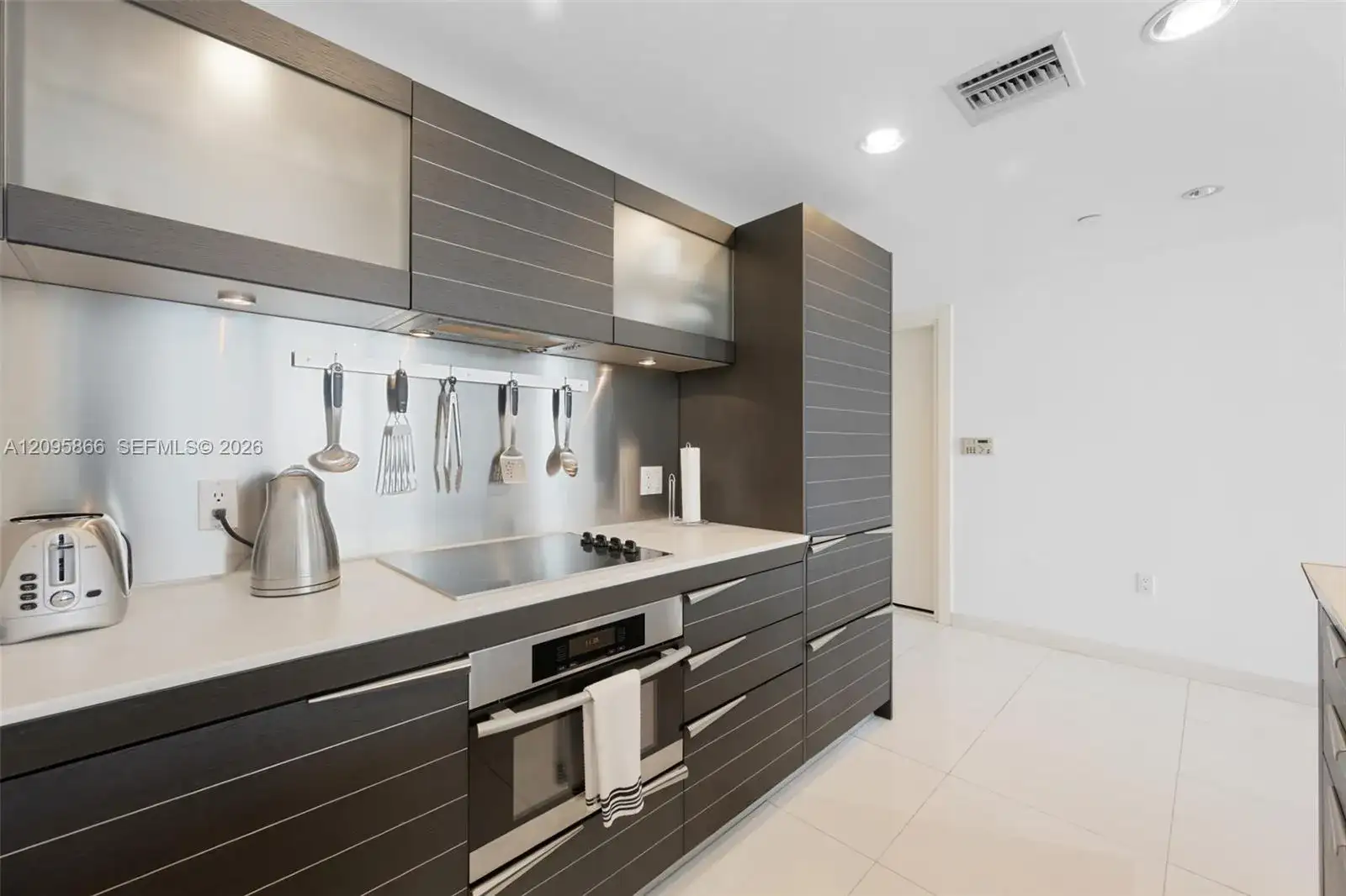 200 Biscayne Boulevard Way # 4314, Miami FL 33131 photo 3