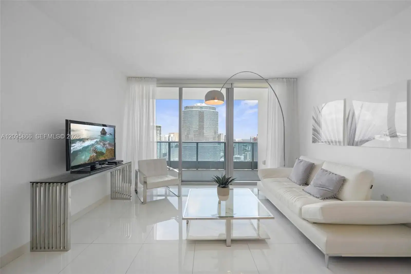 200 Biscayne Boulevard Way # 4314, Miami FL 33131 photo 4