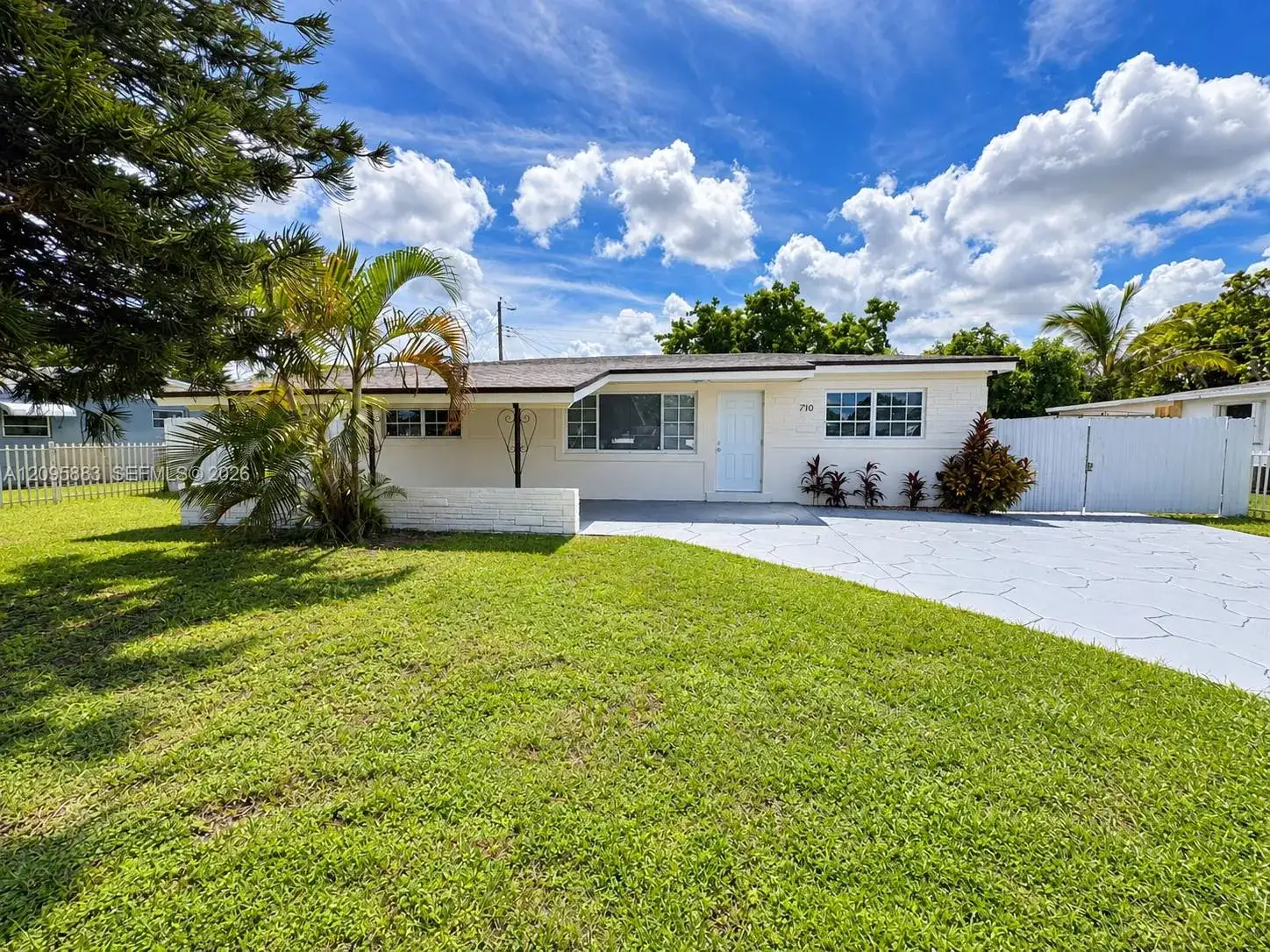 710 NW 176th Ter, Miami Gardens FL 33169 photo 3