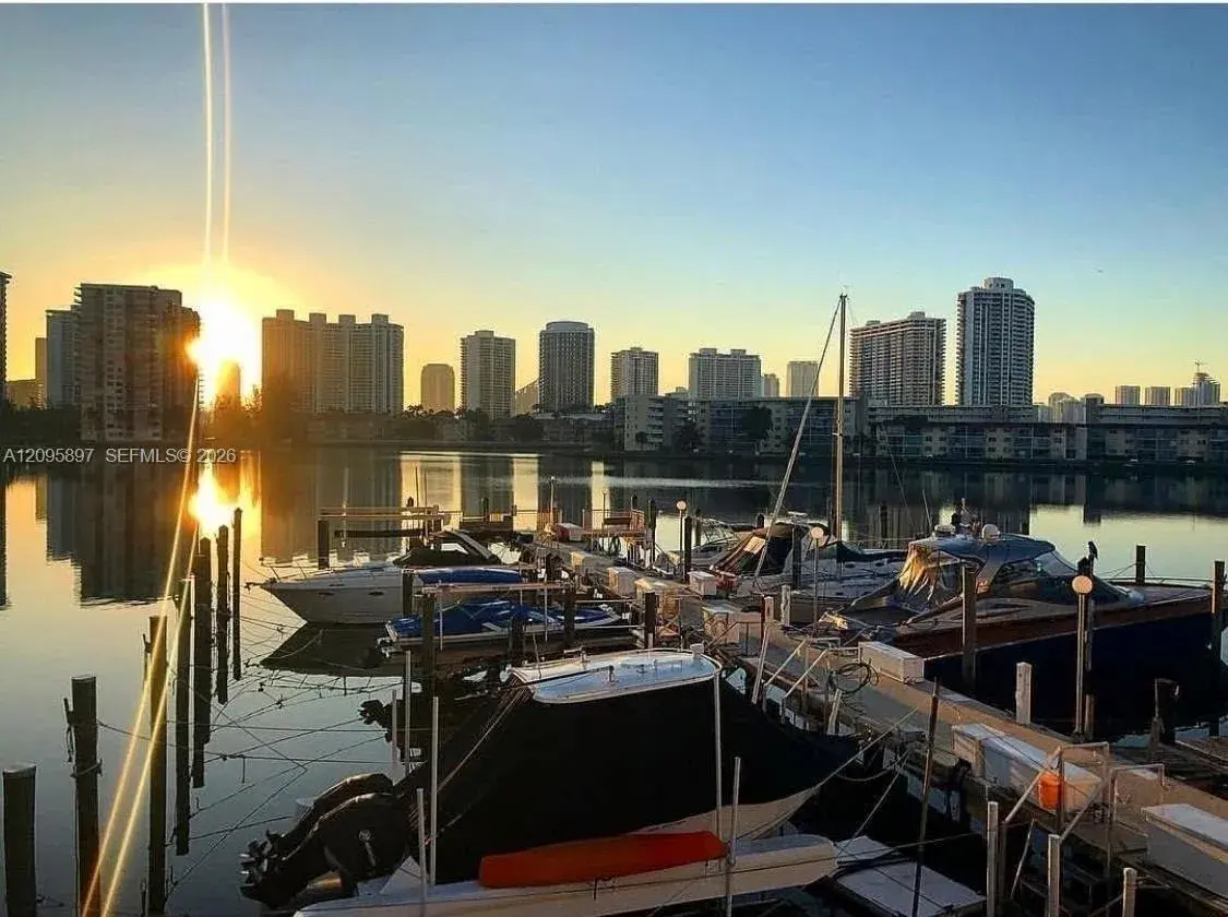 18031 Biscayne Blvd # 1901, Aventura FL 33160