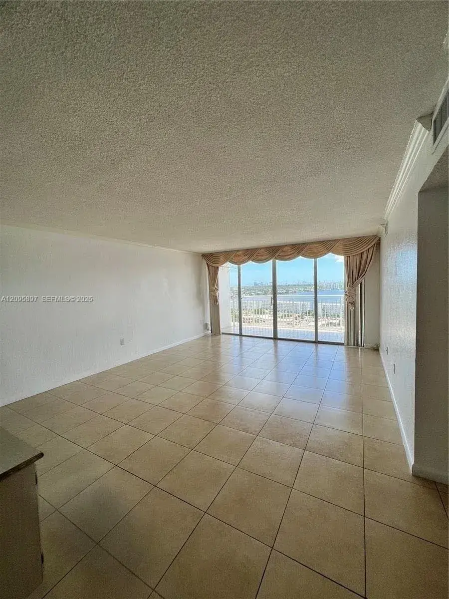 18031 Biscayne Blvd # 1901, Aventura FL 33160