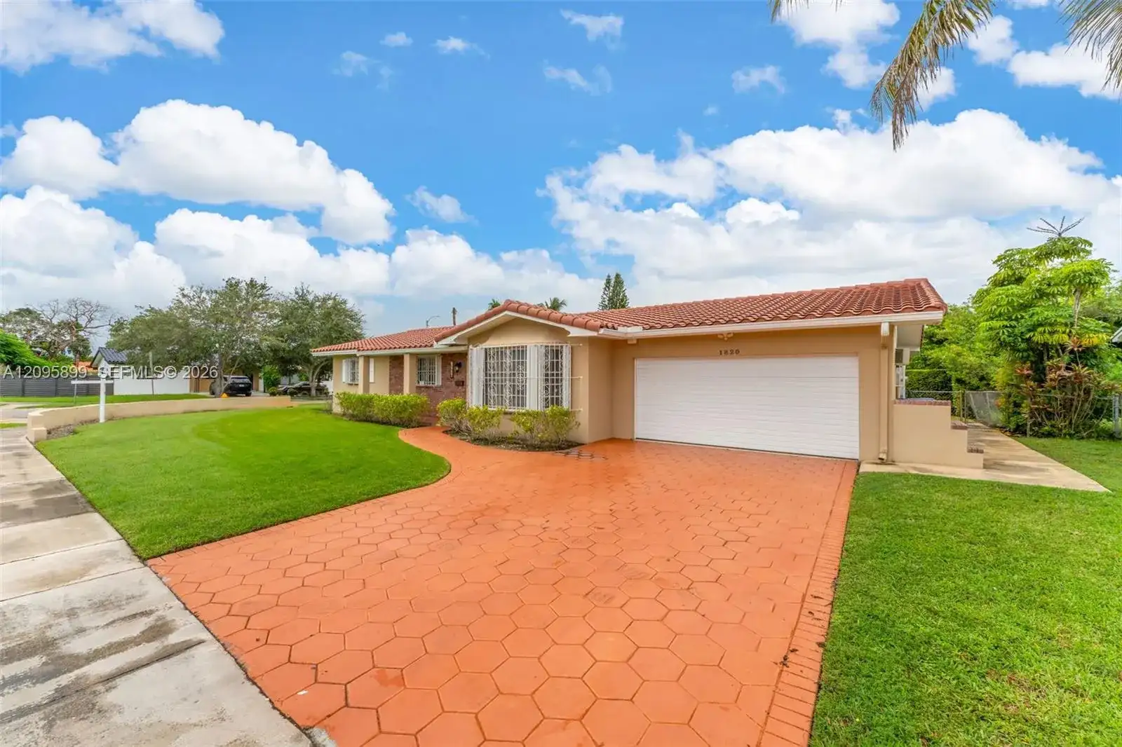 1820 SW 102nd Ave, Miami FL 33165 photo 2