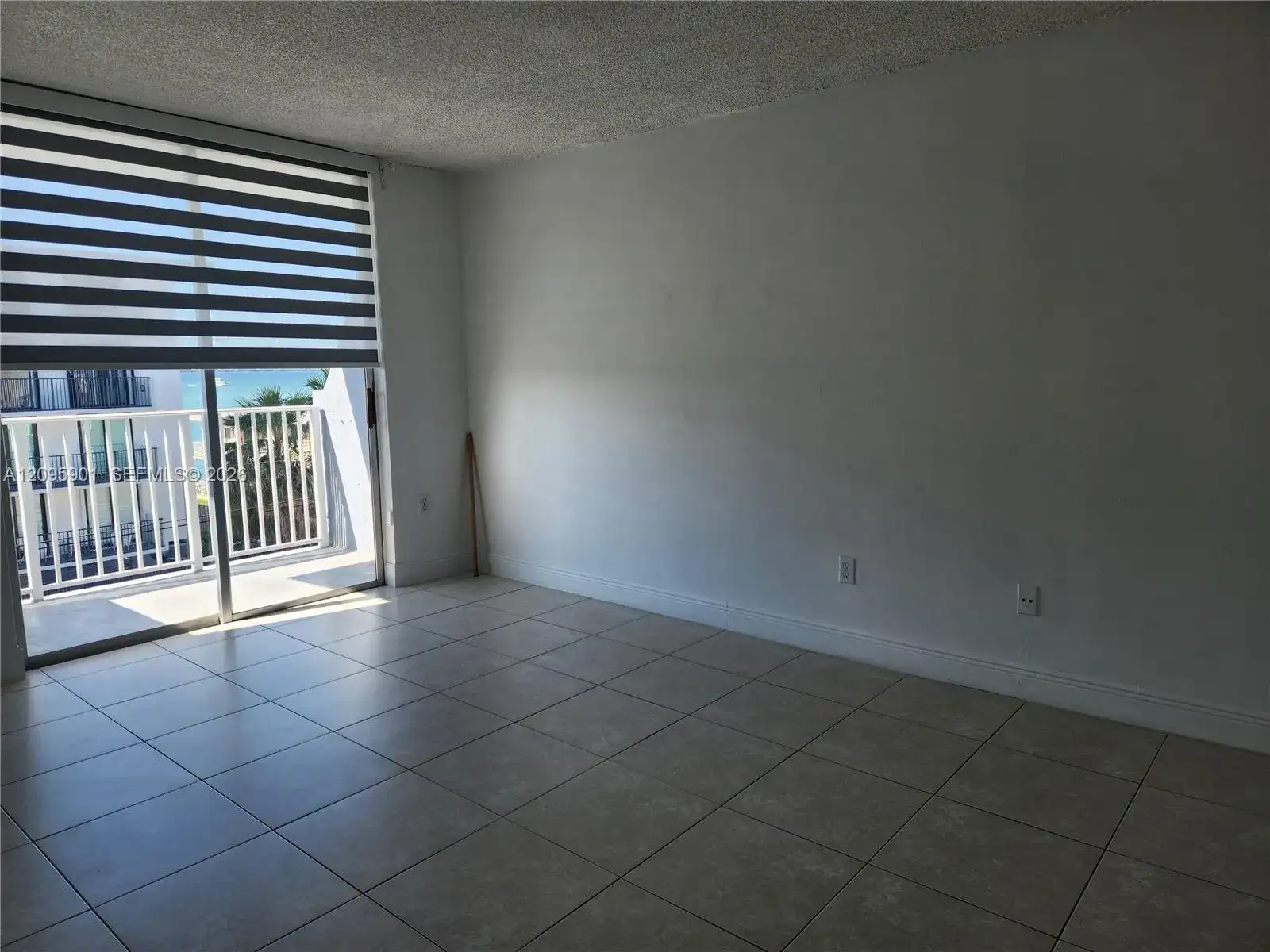 1801 S Treasure Dr # 419, North Bay Village FL 33141 photo 4