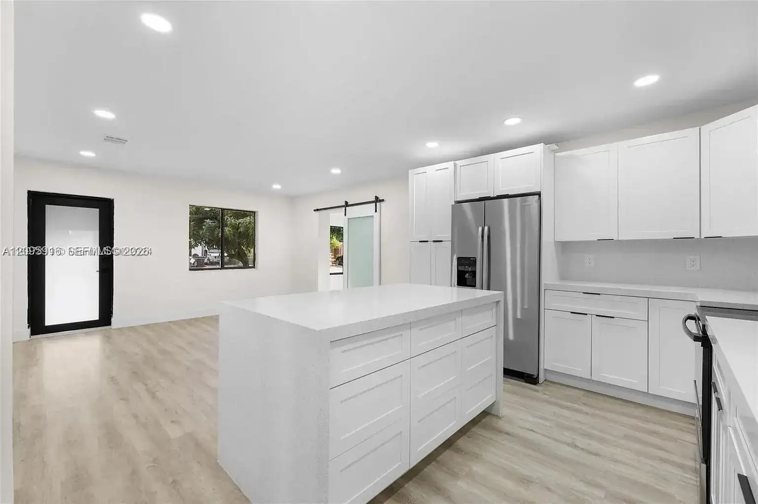 331 W 40th Pl, Hialeah FL 33012 photo 3