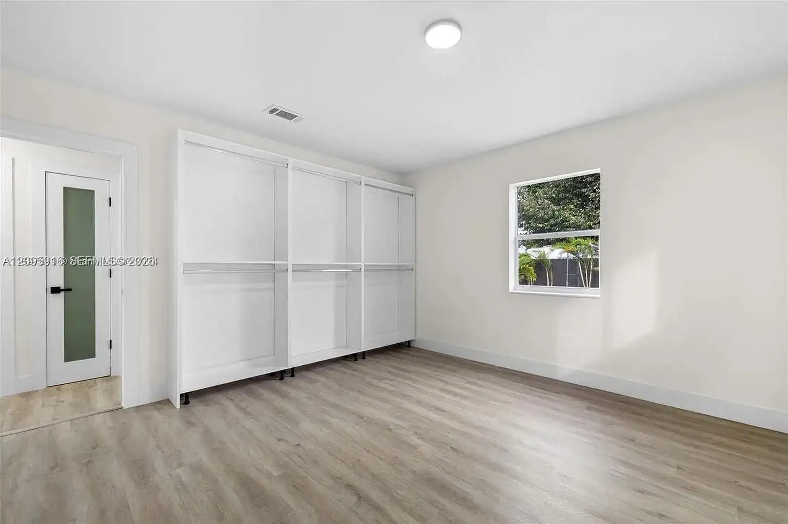 331 W 40th Pl, Hialeah FL 33012 photo 5