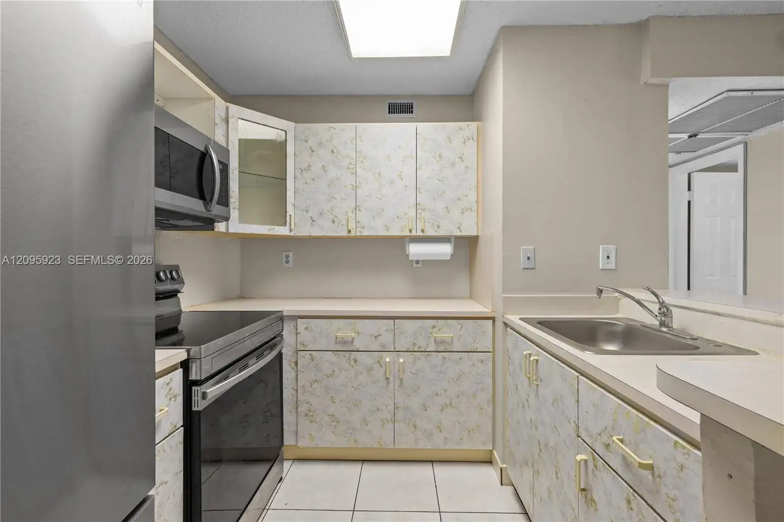 15619 SW 73rd Cir Ter # 9, Miami FL 33193 photo 4