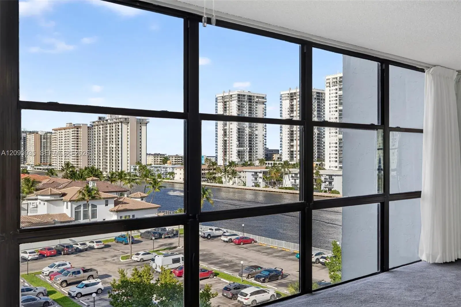 1000 Parkview Dr # 715, Hallandale Beach FL 33009