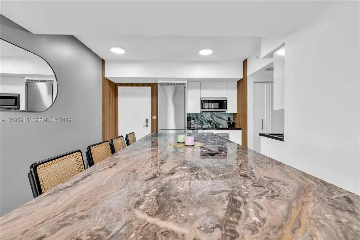 92 SW 3rd St # 2802, Miami FL 33130 photo 3