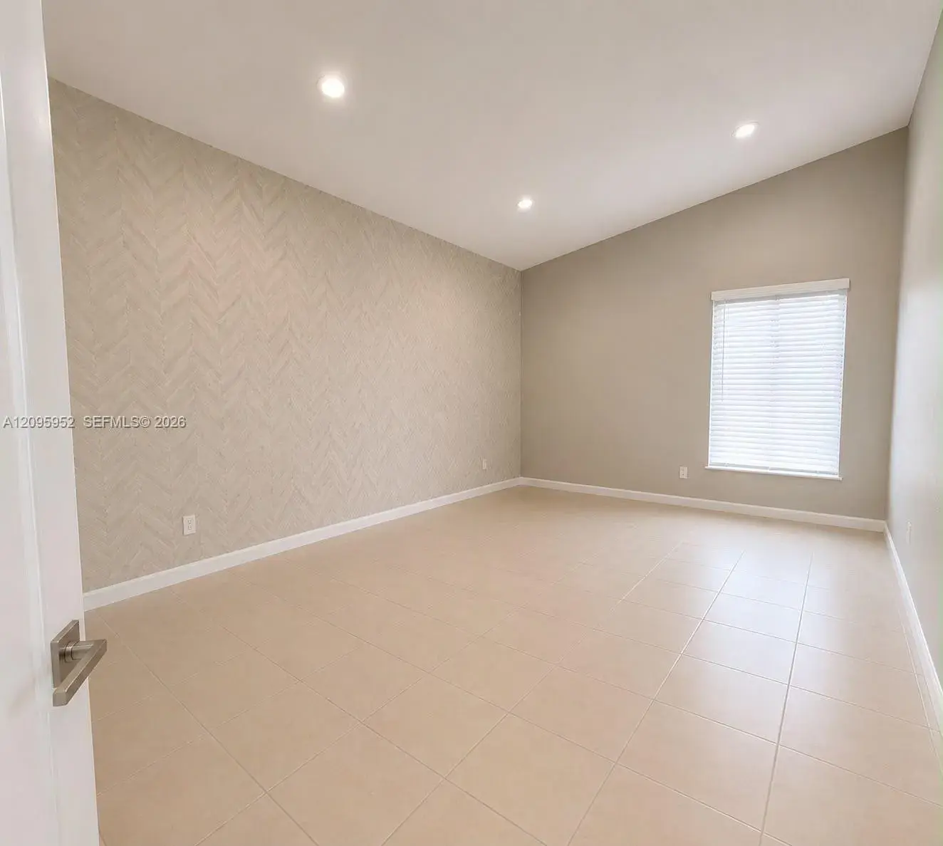 7466 NW 34th St, Lauderhill FL 33319