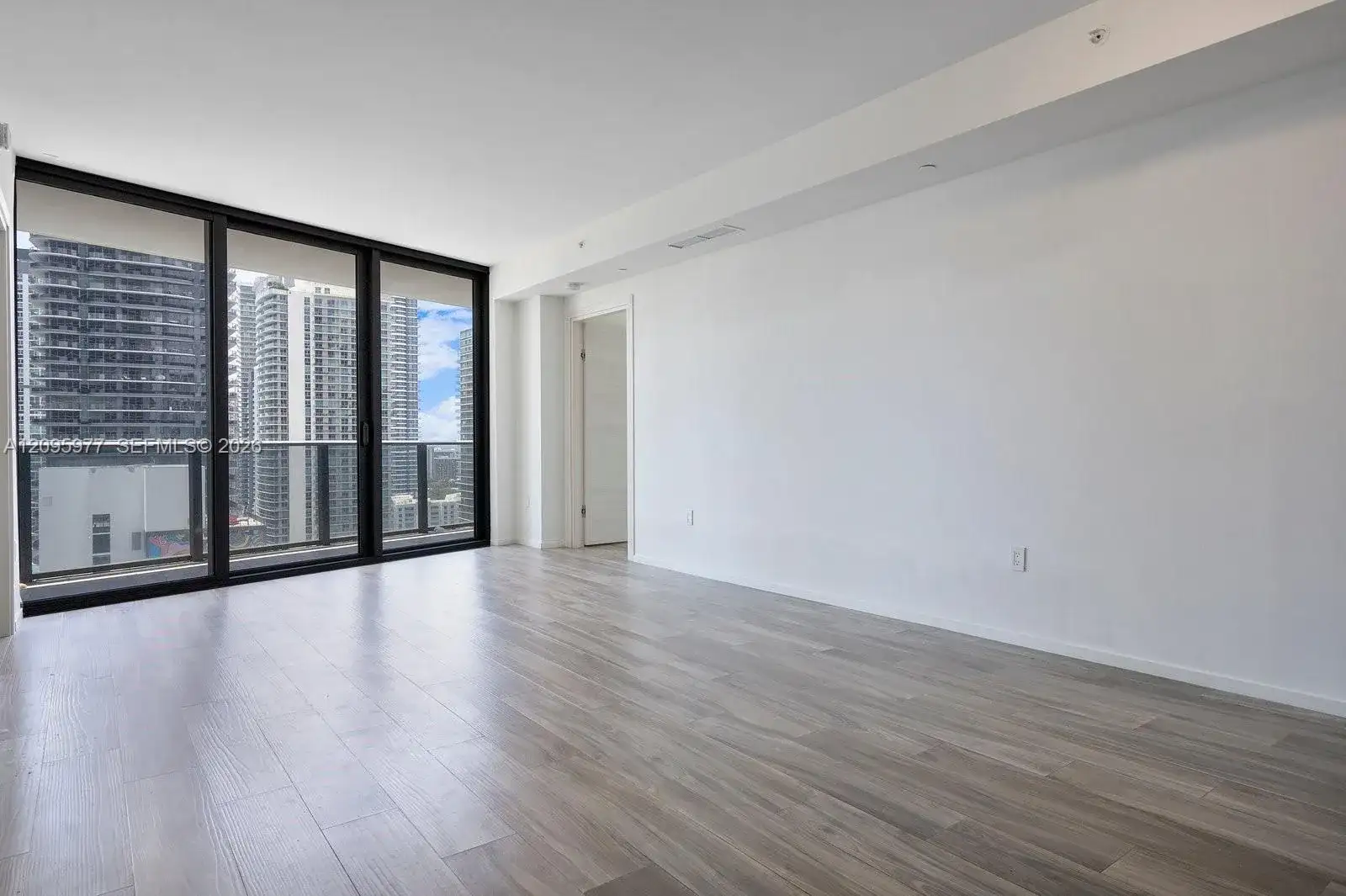 801 S Miami Ave # 2402, Miami FL 33130 photo 3