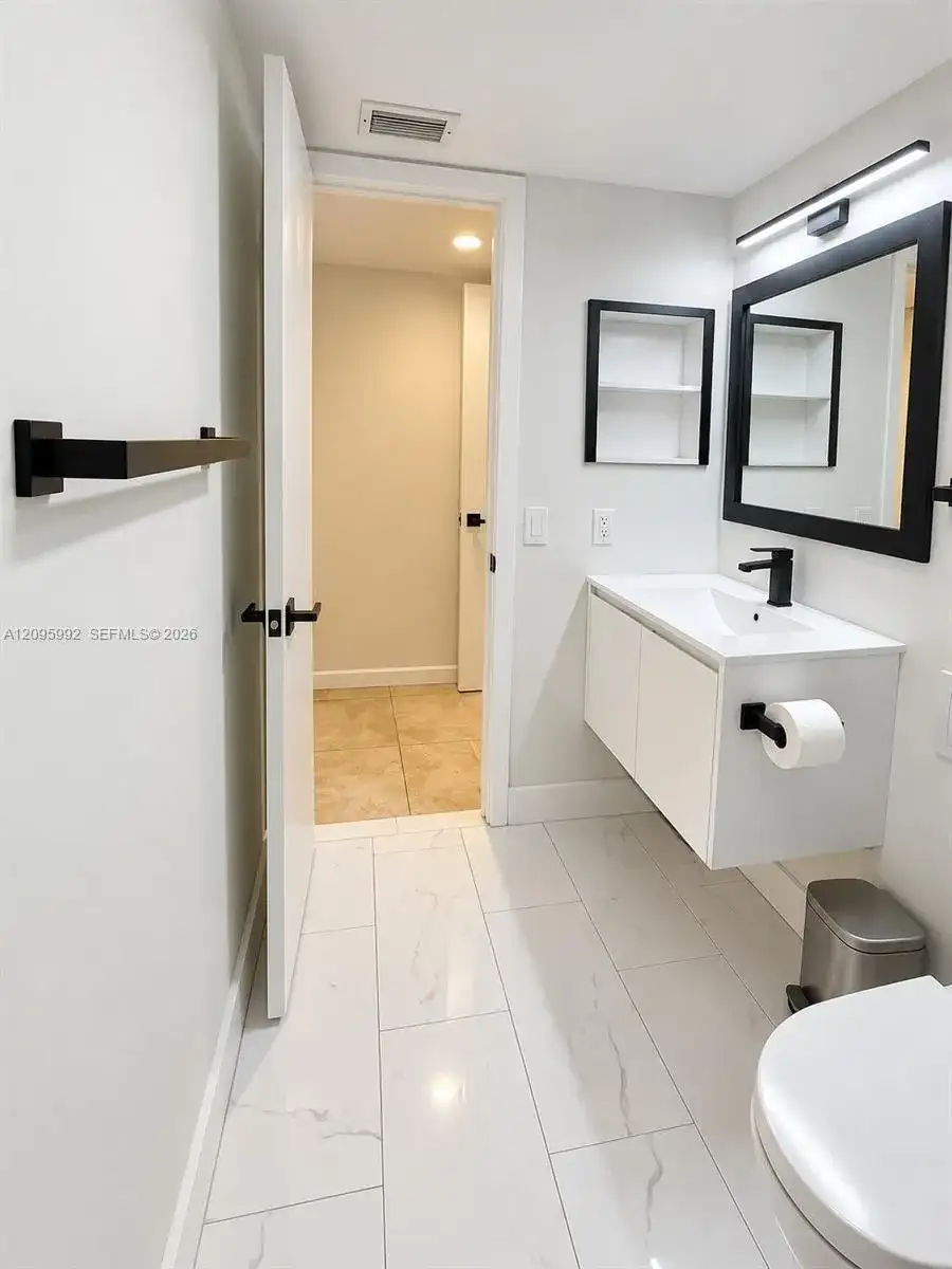 18870 NW 57th Ave # 202, Hialeah FL 33015 photo 5