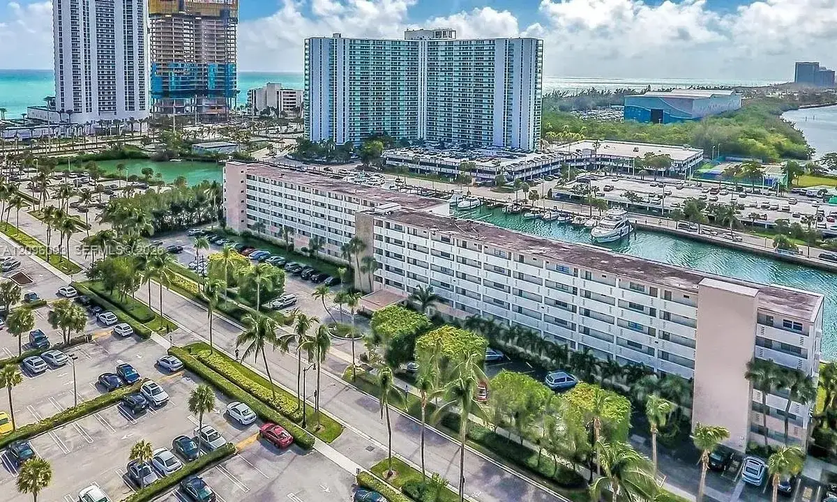 220 Kings Point Dr # 411, Sunny Isles Beach FL 33160