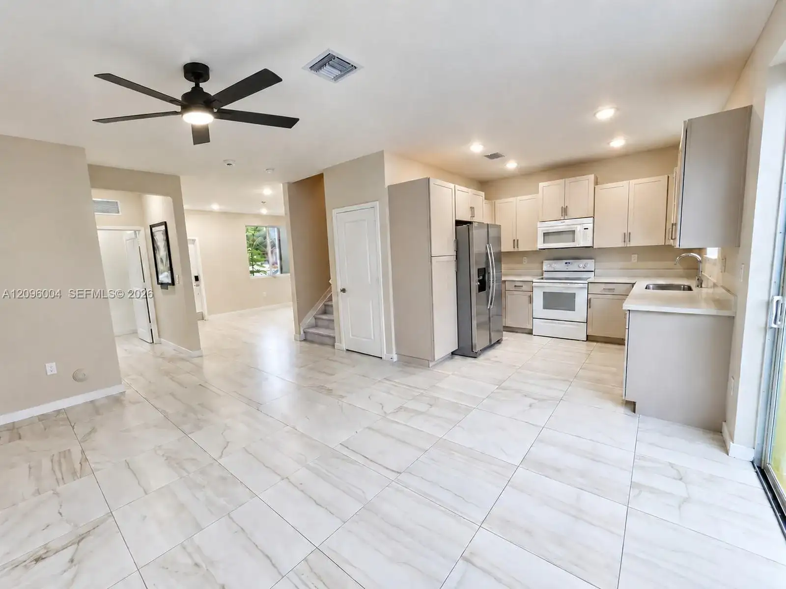 2419 SE 11th St, Homestead FL 33035 photo 3