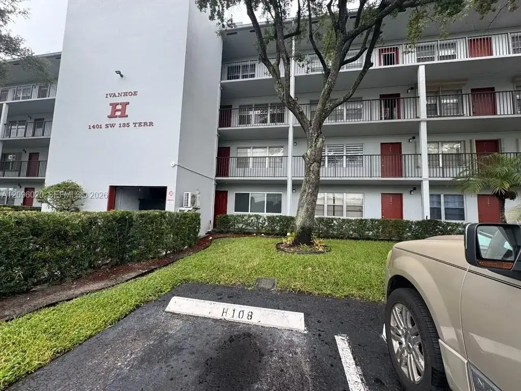 1401 SW 135th Ter # 108H, Pembroke Pines FL 33027