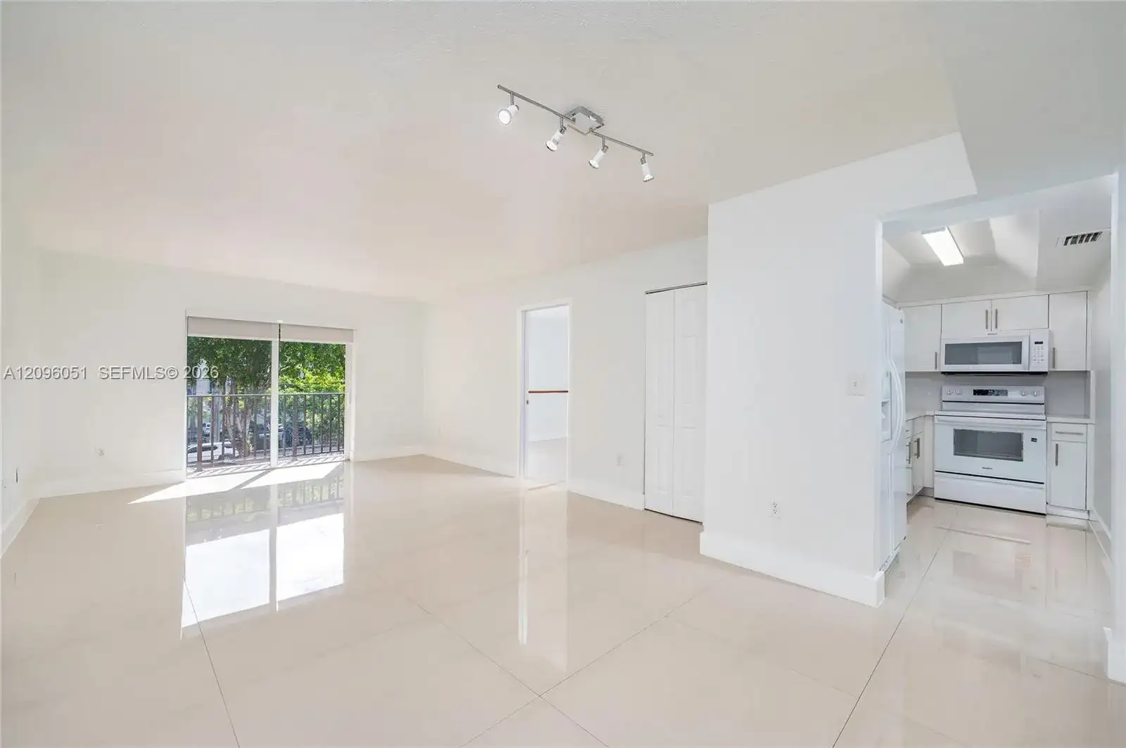 4709 NW 7th St # 9, Miami FL 33126 photo 4