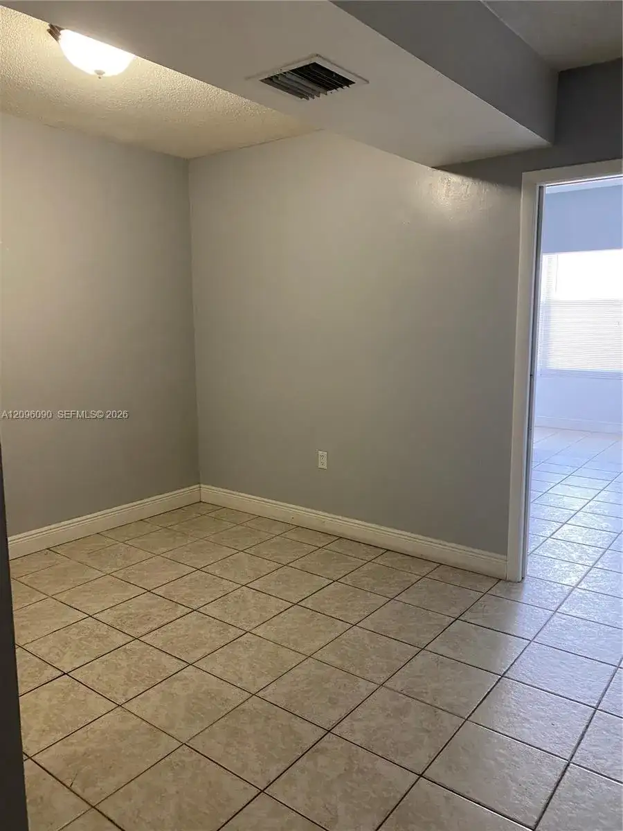 140 Royal Palm Rd # 207, Hialeah Gardens FL 33016 photo 3